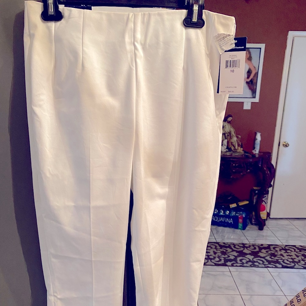 CHAPS - White Capris Pants
